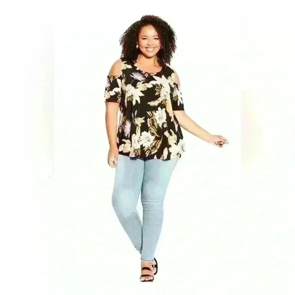 City Chic Tops - 🆕City Chic Black Floral Cold Shoulder Print Top